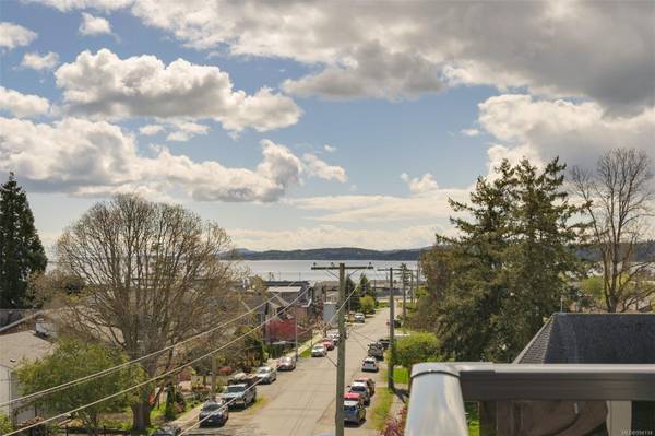 9716 Third St #401, Sidney, BC V8L 3A2