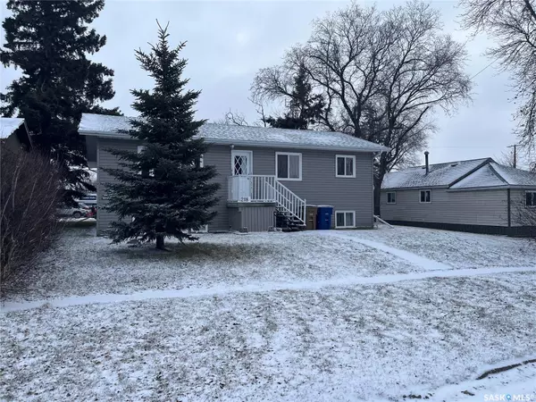 Wadena, SK S0A 4J0,218 1st STREET NW