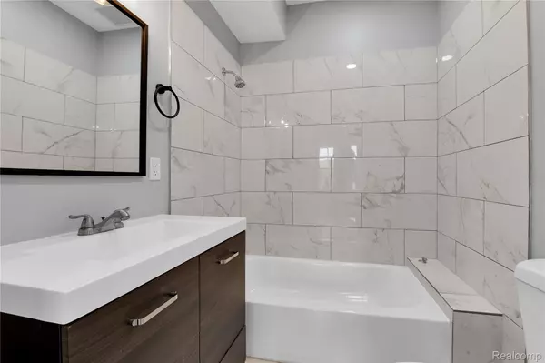 Detroit, MI 48206,2653 LOTHROP ST