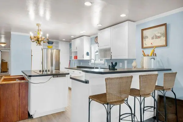 Quinte West, ON K8P 4G5,529 Old Highway 2 N/A #121