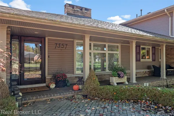 Bloomfield Hills, MI 48301,7357 W Greenwich DR