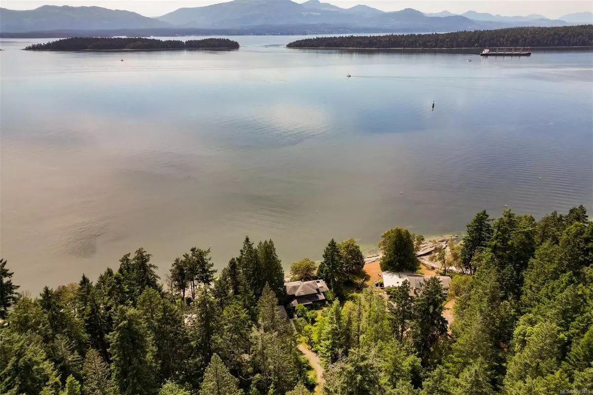 Salt Spring, BC V8K 1A3,114 Arbutus Rd
