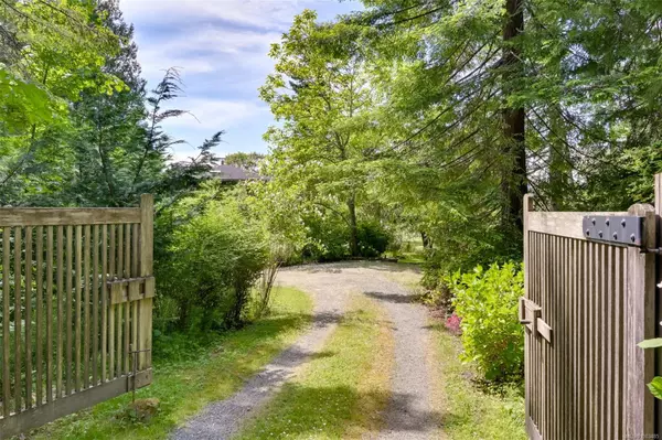 Salt Spring, BC V8K 1A3,114 Arbutus Rd