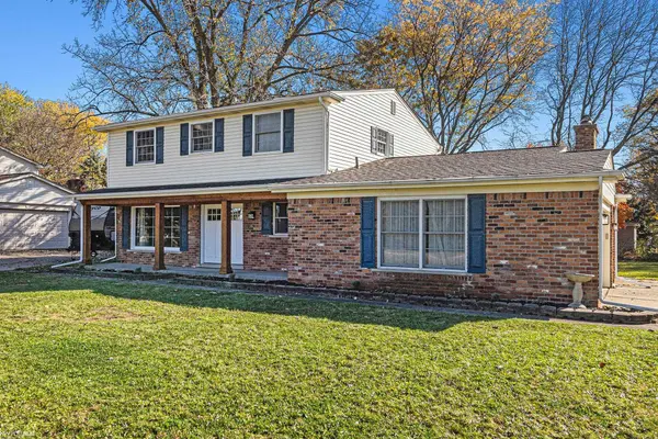 4500 Perry DR, Grand Blanc, MI 48439