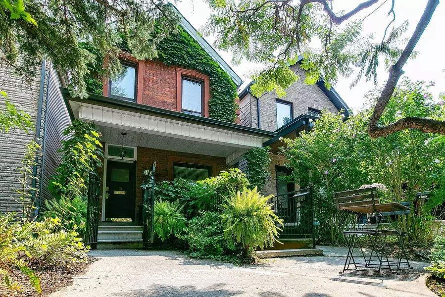 529 Crawford ST #Lower, Toronto C01, ON M6G 3J9