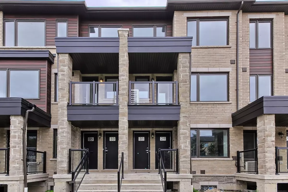 Barrie, ON L9J 0P1,31 Appletree LN