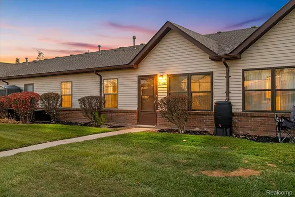 Clinton Township, MI 48035,23650 Cottrell ST #18