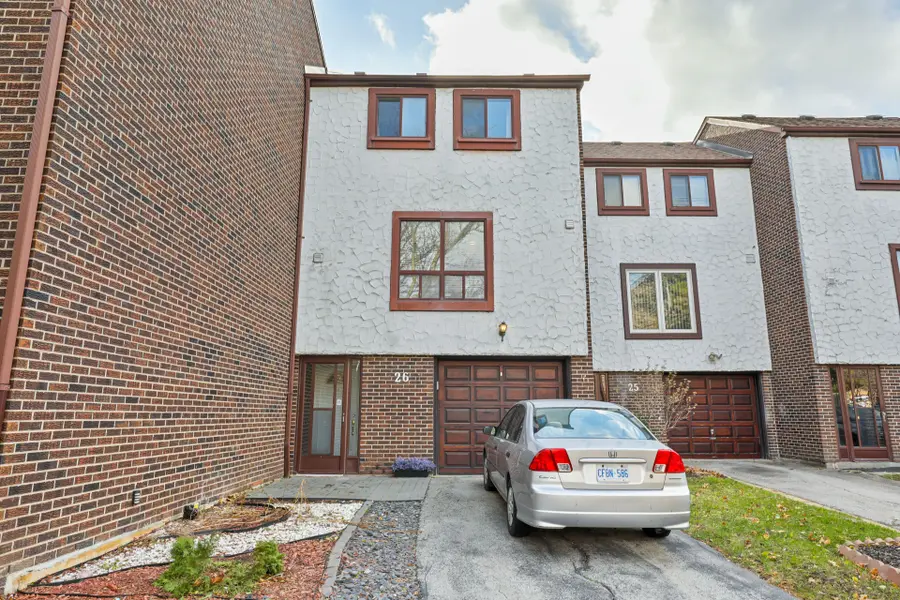 7707 Darcel AVE #26, Mississauga, ON L4T 3W9