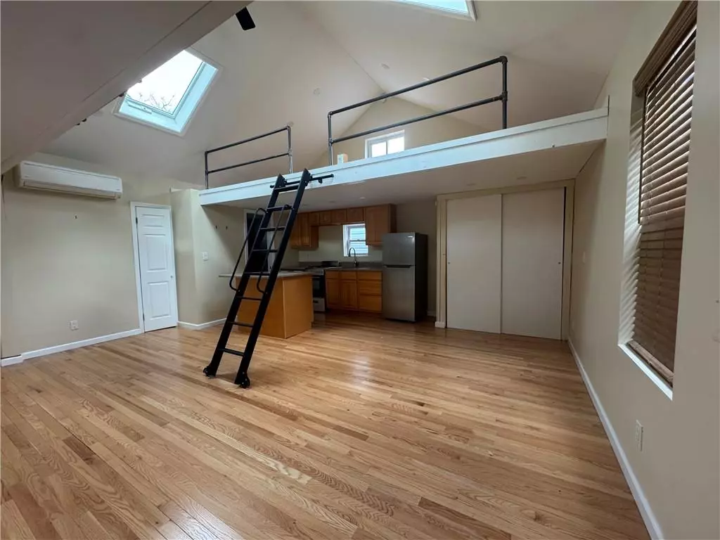 Rockaway Park, NY 11694,108-12 Rockaway Beach BLVD #4