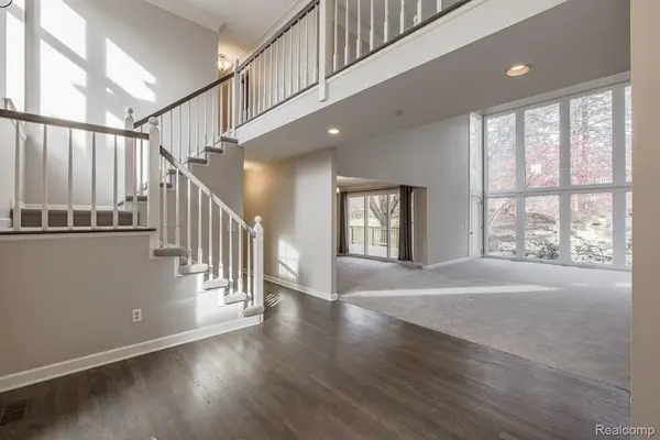 Rochester Hills, MI 48306,6351 Cherry Tree CT