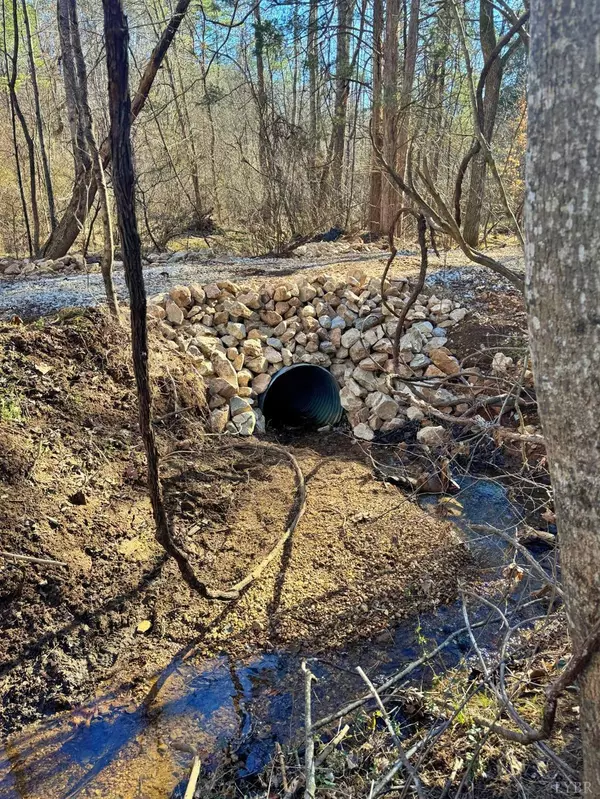 Appomattox, VA 24522,2 Watt Abbitt RD