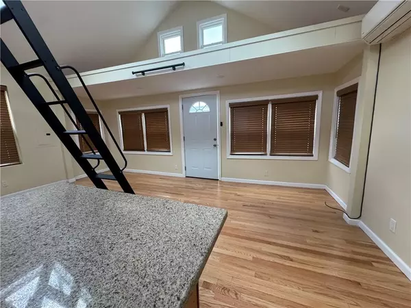 Rockaway Park, NY 11694,108-12 Rockaway Beach BLVD #4