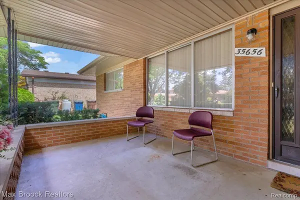 Sterling Heights, MI 48310,35656 Saxony DR