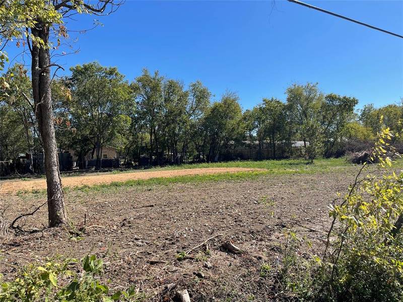 704 N Echols, Mexia, TX 76667