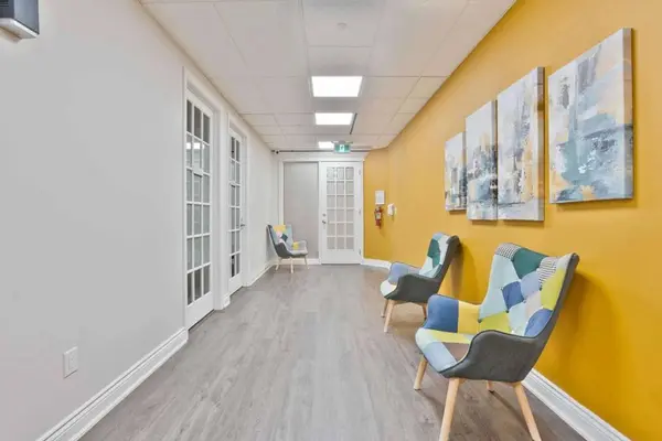 Burlington, ON L7L 6W6,5500 North Service RD #300-23