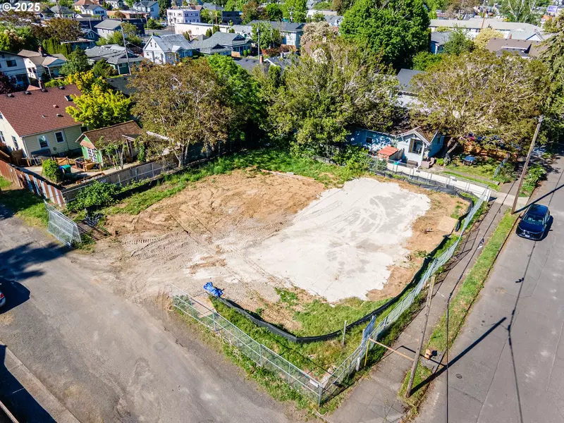 5528 SE RHONE ST, Portland, OR 97206