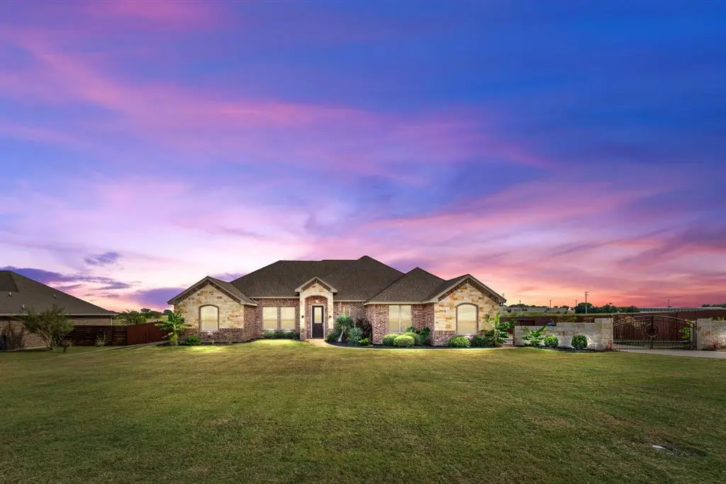 Hewitt, TX 76643,1174 W Warren Street