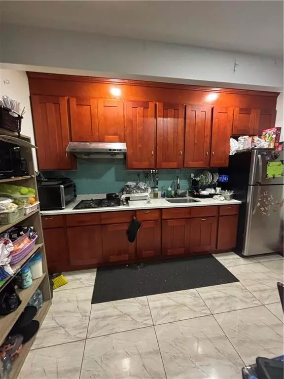 Brooklyn, NY 11209,561 83rd ST