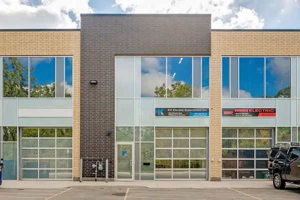 Burlington, ON L7T 0C5,1158 King RD #16