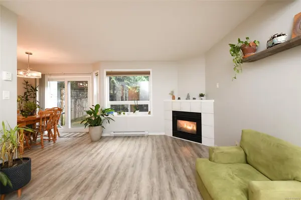 Courtenay, BC V9N 9A5,2355 Valley View Dr #44