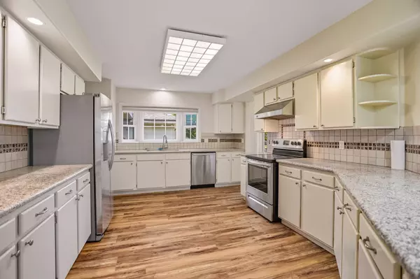 Lihue, HI 96766,4041 MAPU PL