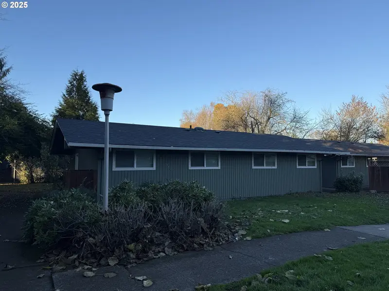 2161 W 16TH AVE, Eugene, OR 97402