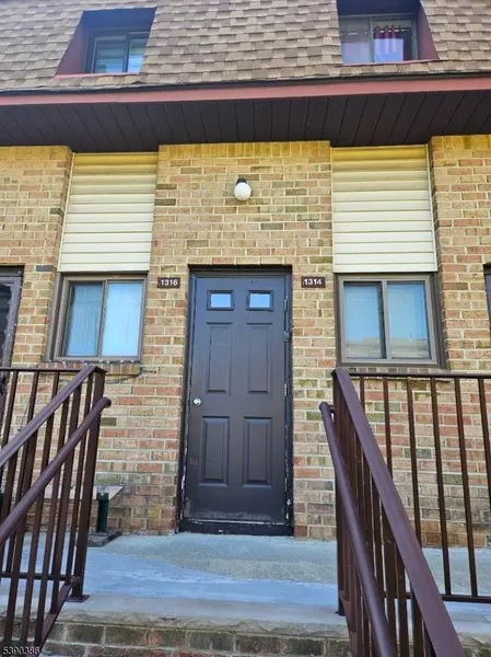 1314 N Oaks Blvd, North Brunswick Twp., NJ 08902