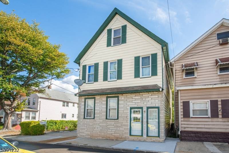 4 Lefferts St, Carteret Boro, NJ 07008