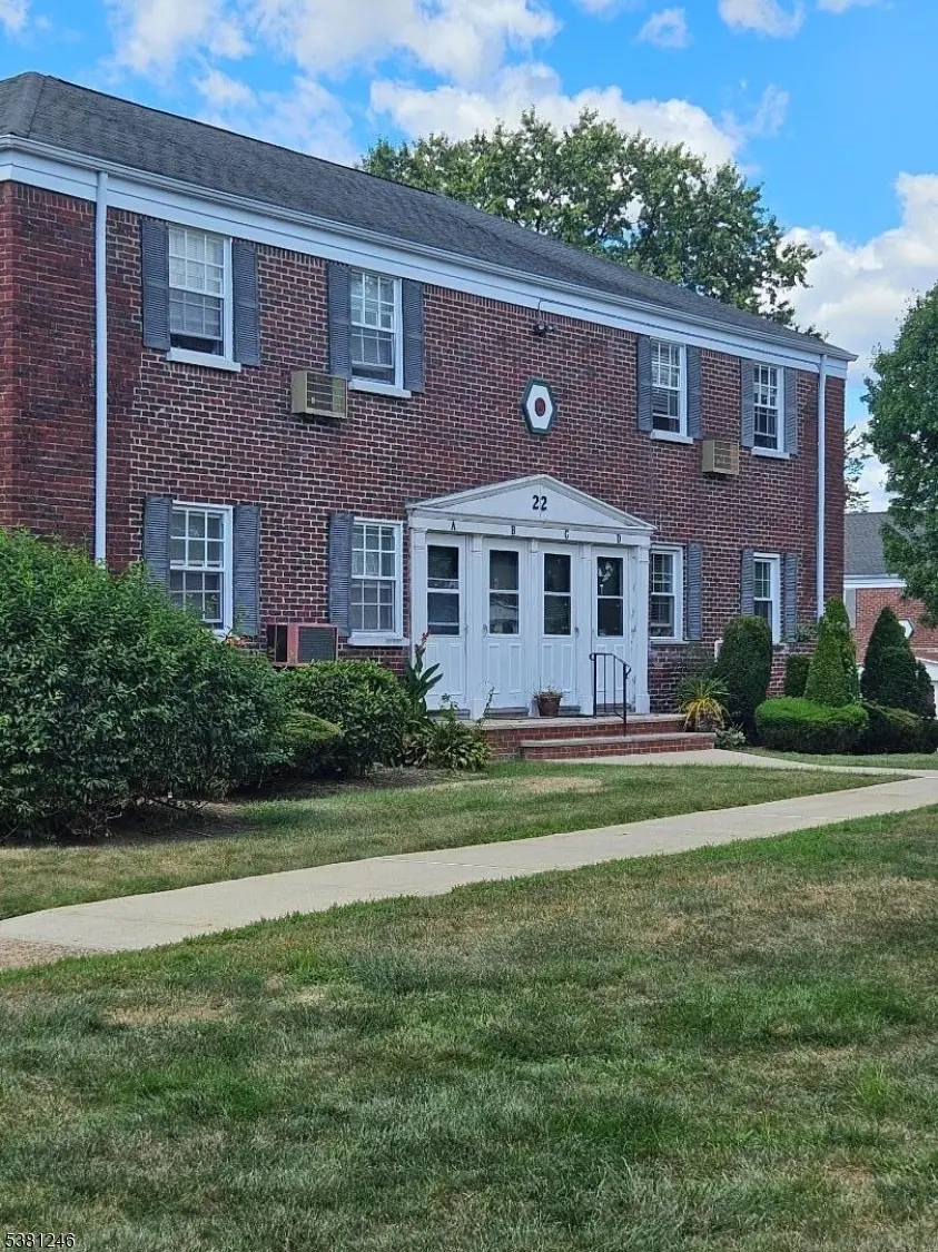 Roselle Park Boro, NJ 07204,22B W Roselle Ave