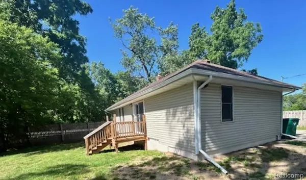 Commerce Twp, MI 48382,9325 COMMERCE RD