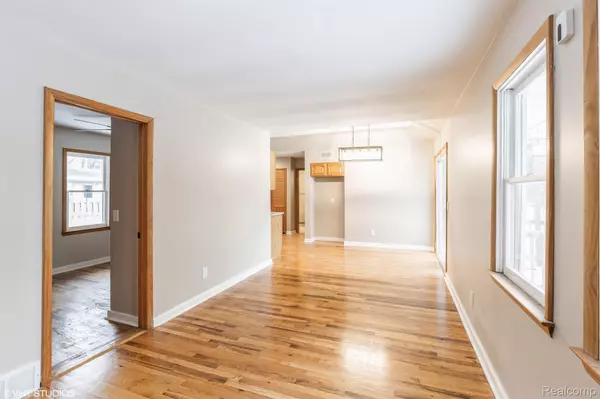 Commerce Twp, MI 48382,9325 COMMERCE RD