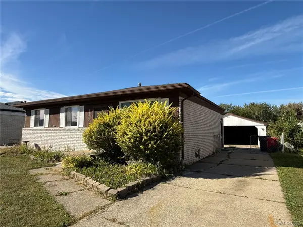 16067 Secretariat AVE, Roseville, MI 48066