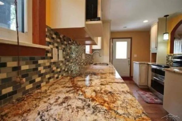 1613 Jay ST, Midland, MI 48642