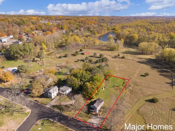 Lowell, MI 49331,325 S Division ST