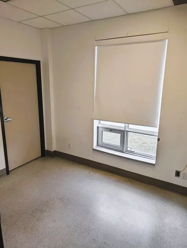 Halton Hills, ON L7J 0A5,10 Eastern AVE #Unit A