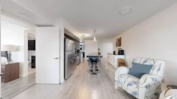 Toronto C15, ON M2K 0B4,33 Singer CT #711