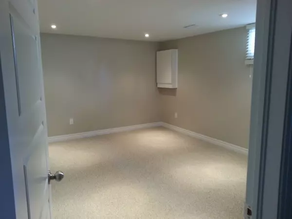 London North, ON N6G 1C9,53 Irwin ST