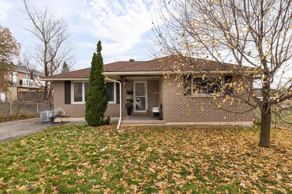 Barrie, ON L4M 2T8,215 ROSE ST