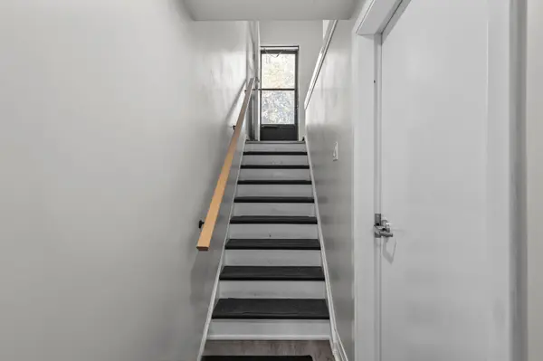 Barrie, ON L4M 2T8,215 ROSE ST