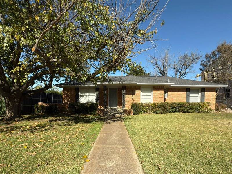 3951 Gaspar Drive, Dallas, TX 75220
