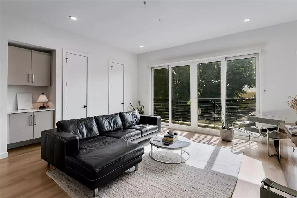 Dallas, TX 75208,419 W 9th Street #D