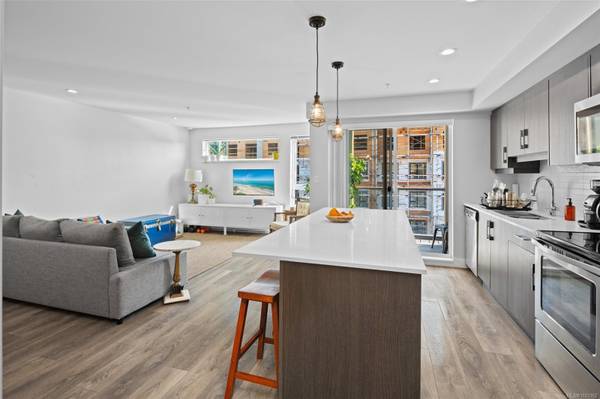 826 Esquimalt Rd #403, Esquimalt, BC V9A 3M4