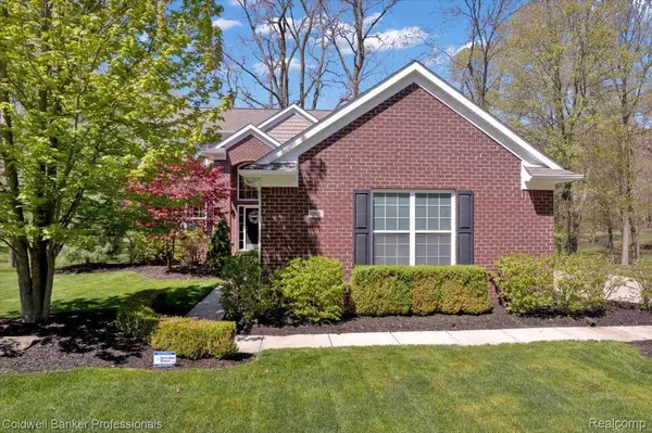 1060 TINLEY BLVD, Oxford, MI 48371