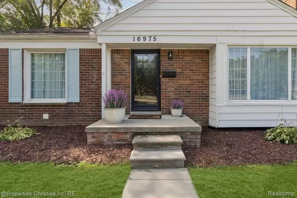 16975 W 14 Mile RD, Beverly Hills, MI 48025