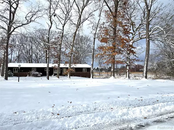 South Lyon, MI 48178,9770 Daleview DR