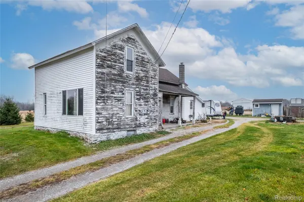 1907 Krouse RD, Owosso Charter Township, MI 48867