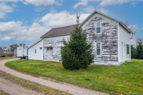 1907 Krouse RD, Owosso Charter Township, MI 48867