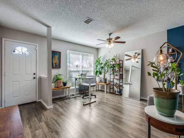 Dallas, TX 75227,5723 Russcrest Drive