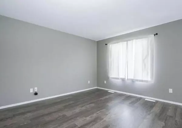 Grande Prairie, AB T8X1S5,13006 93 ST