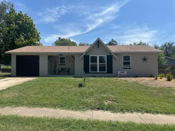 4902 Dalevale Court, Fort Worth, TX 76135